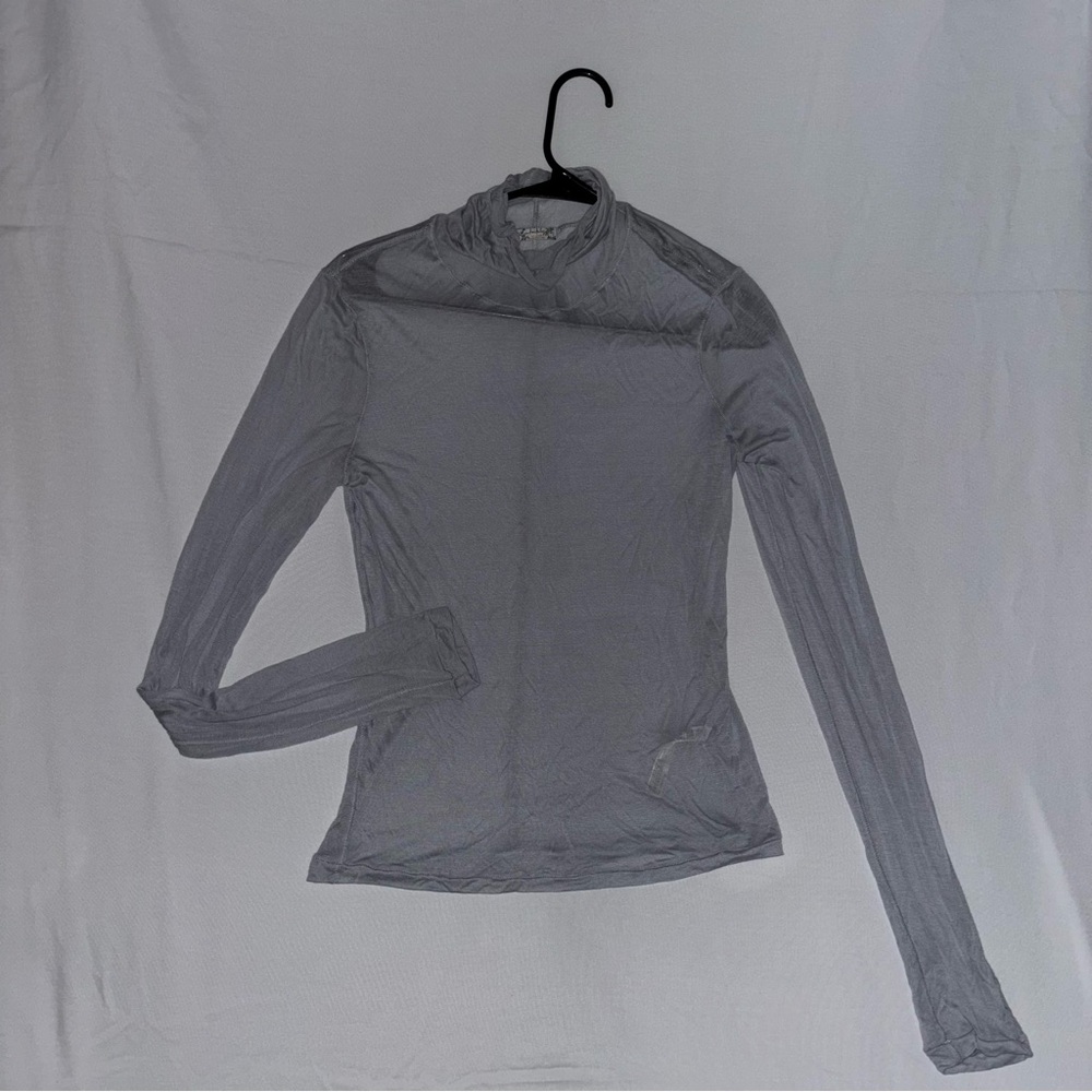 Free People Long Sleeve Sheer Top – Lightweight & Perfect for Layering - Picture 2 of 4